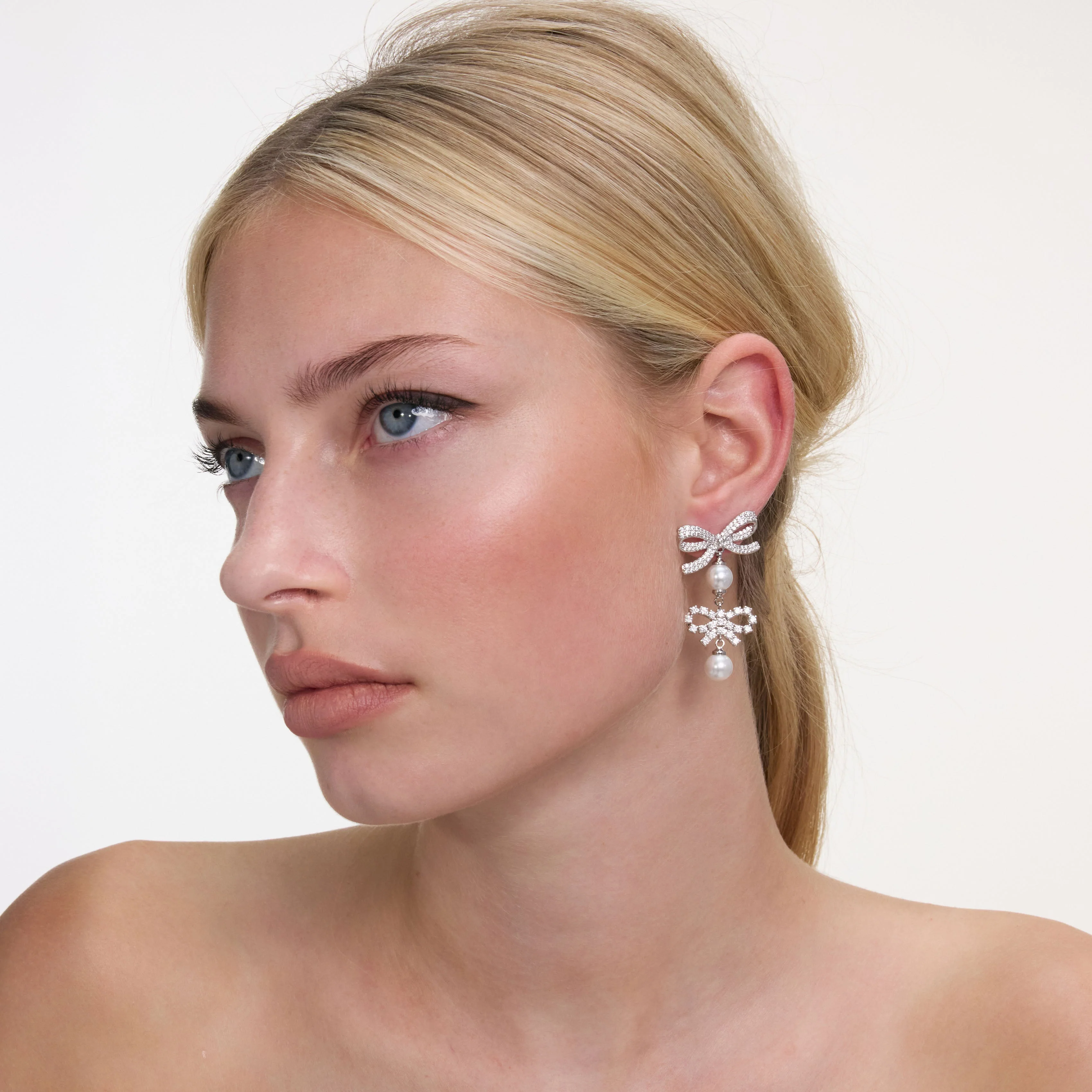 Double Bow Pearl Earrings - Image 4